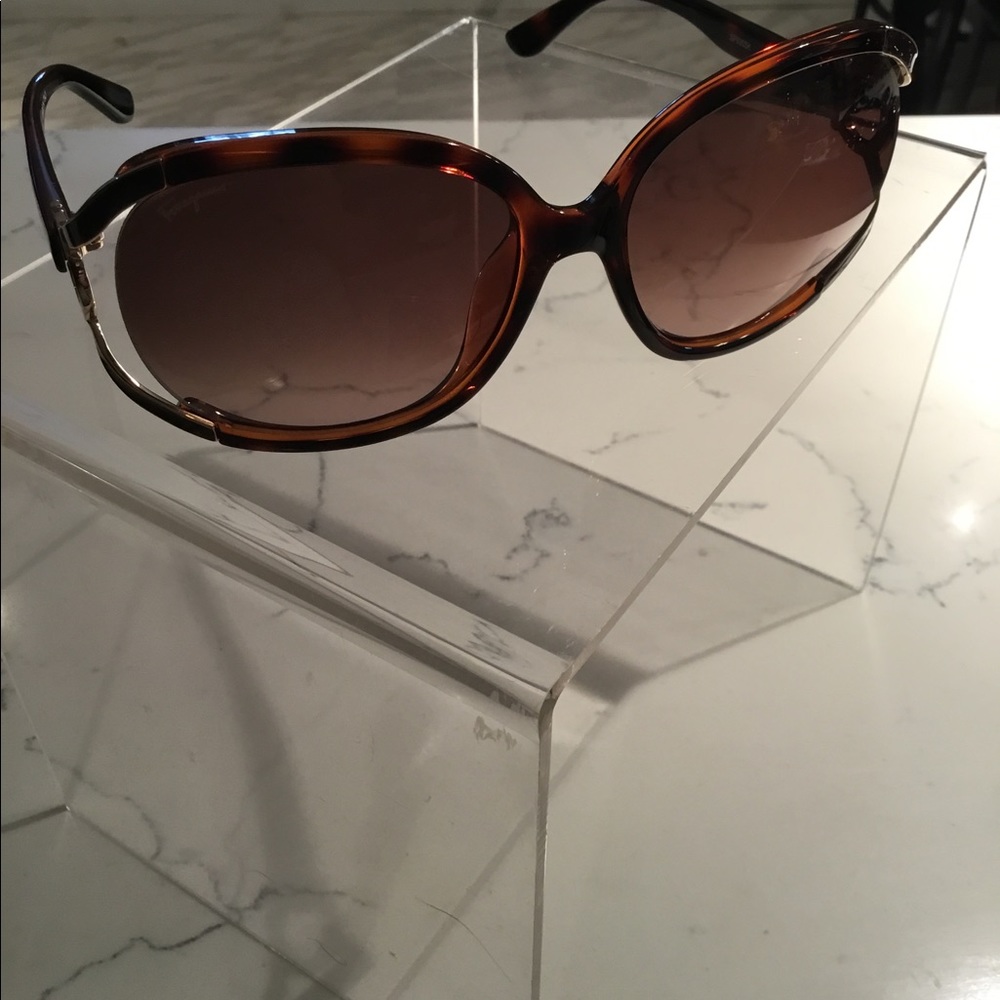 NWOT Salvatore Ferragamo Sunglasses